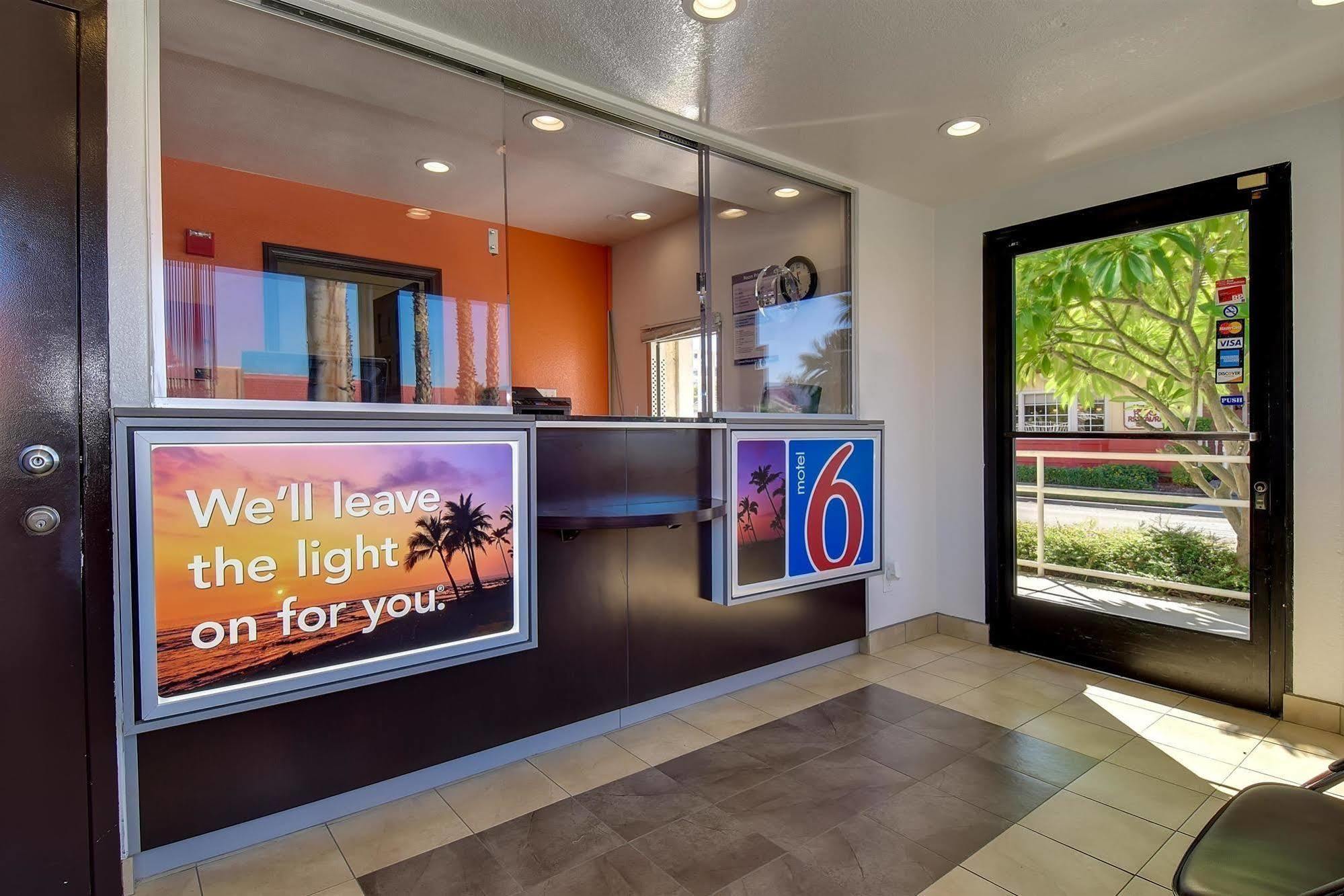 Motel 6-Riverside, Ca - South Exterior foto